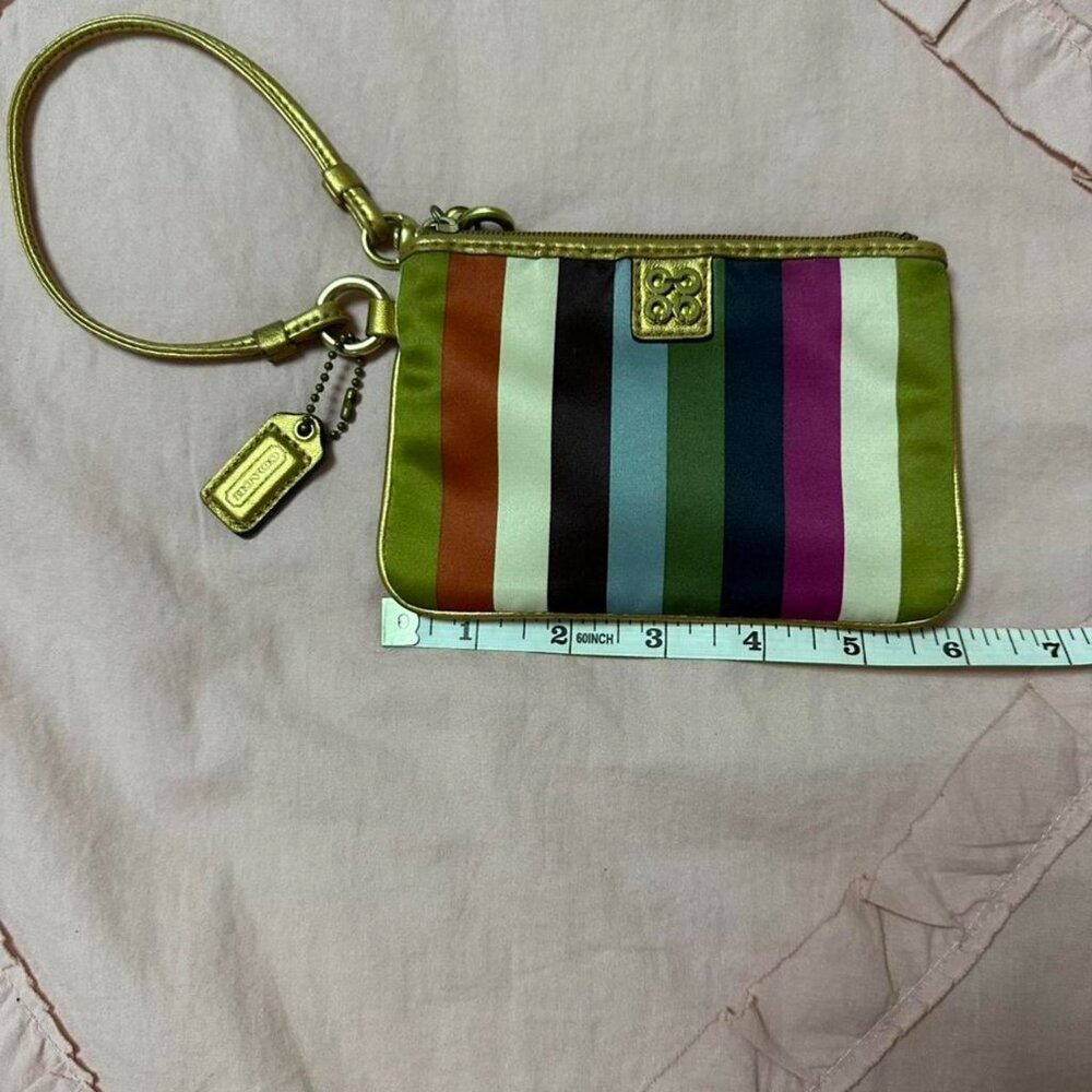 Vintage Coach Legacy Wristlet with gold trim. - Picture 2 of 8